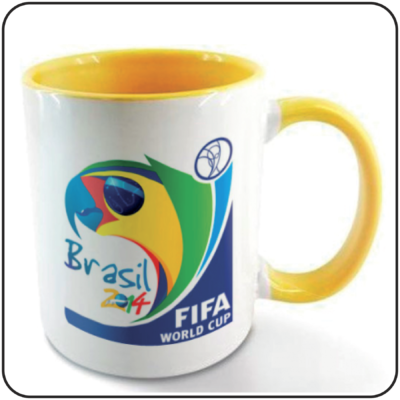 Taza de ceramica personalizada, calidad AAA+, interior y asa color amarillo. Personalizala como quieras.