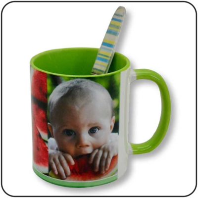 Taza de ceramica personalizada, calidad AAA+, interior y asa color verde. Personalizala como quieras.