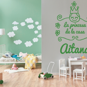 Vinilo decorativo: La princesa de la casa + nombre personalizado.