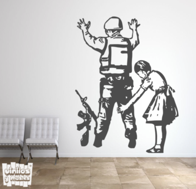 Vinilo decorativo Banksy - girl searching soldier - vinilosymas.es